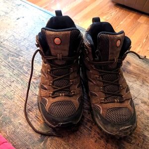 Merrell size 8.5 hiking boots